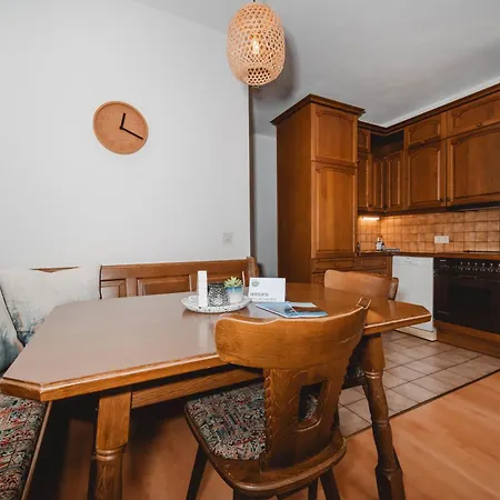 Sportchalet アパート