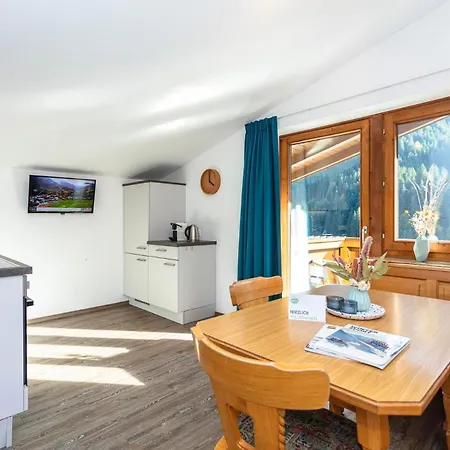 アパート Sportchalet フィーホーフェン